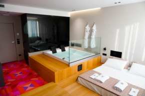 ZOE LUXURY SUITES